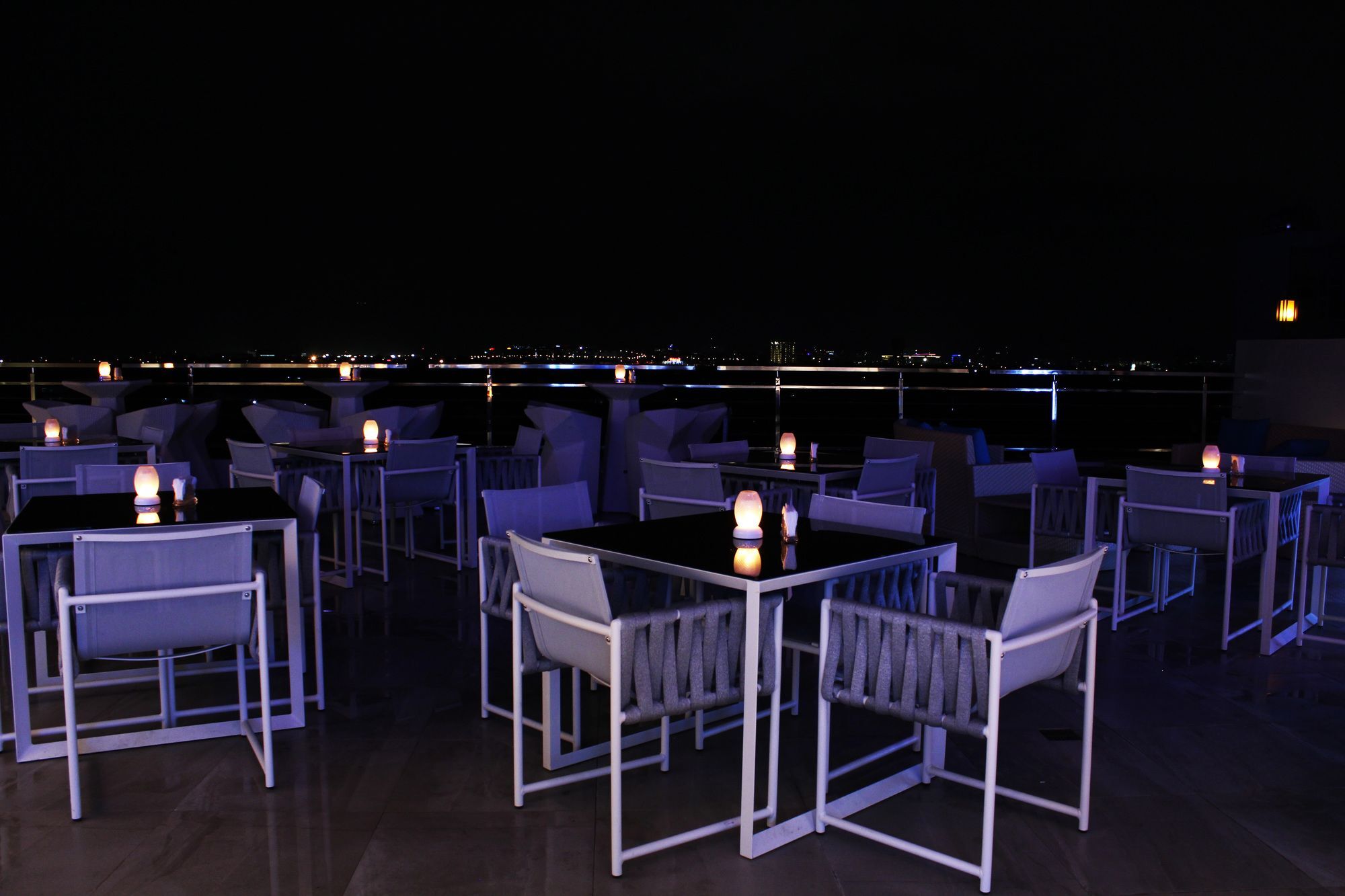 City Park Hotel Residences Taguig Exterior foto